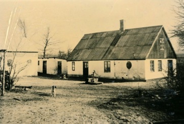 KLITROSEVEJ 11 - postkort med toldskilt på facaden, 1948.jpg